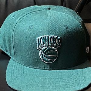 Knick’s snap back hat men’s